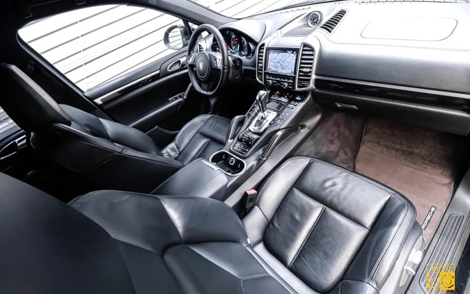 Porsche Cayenne cena 77777 przebieg: 234000, rok produkcji 2010 z Sośnicowice małe 529